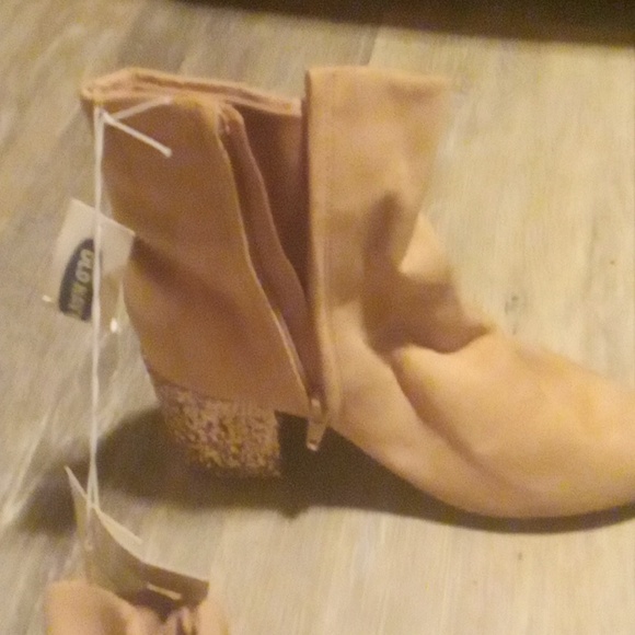 Old navy swaed zip up ankle boots with gold  sparkle heel NWT size 8 - Picture 4 of 7